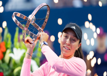 pegula vs swiatek head to head