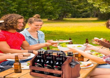 Shop Premium Wood Beer Caddies – Stylish Beer Holders for Every Gathering