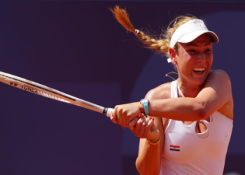 Iga Swiatek vs Zheng Qinwen Prediction: Who Will Win Their 7th Meeting?