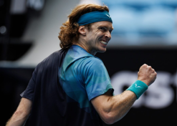 See the Duckworth vs Shelton Prediction, Who is better?