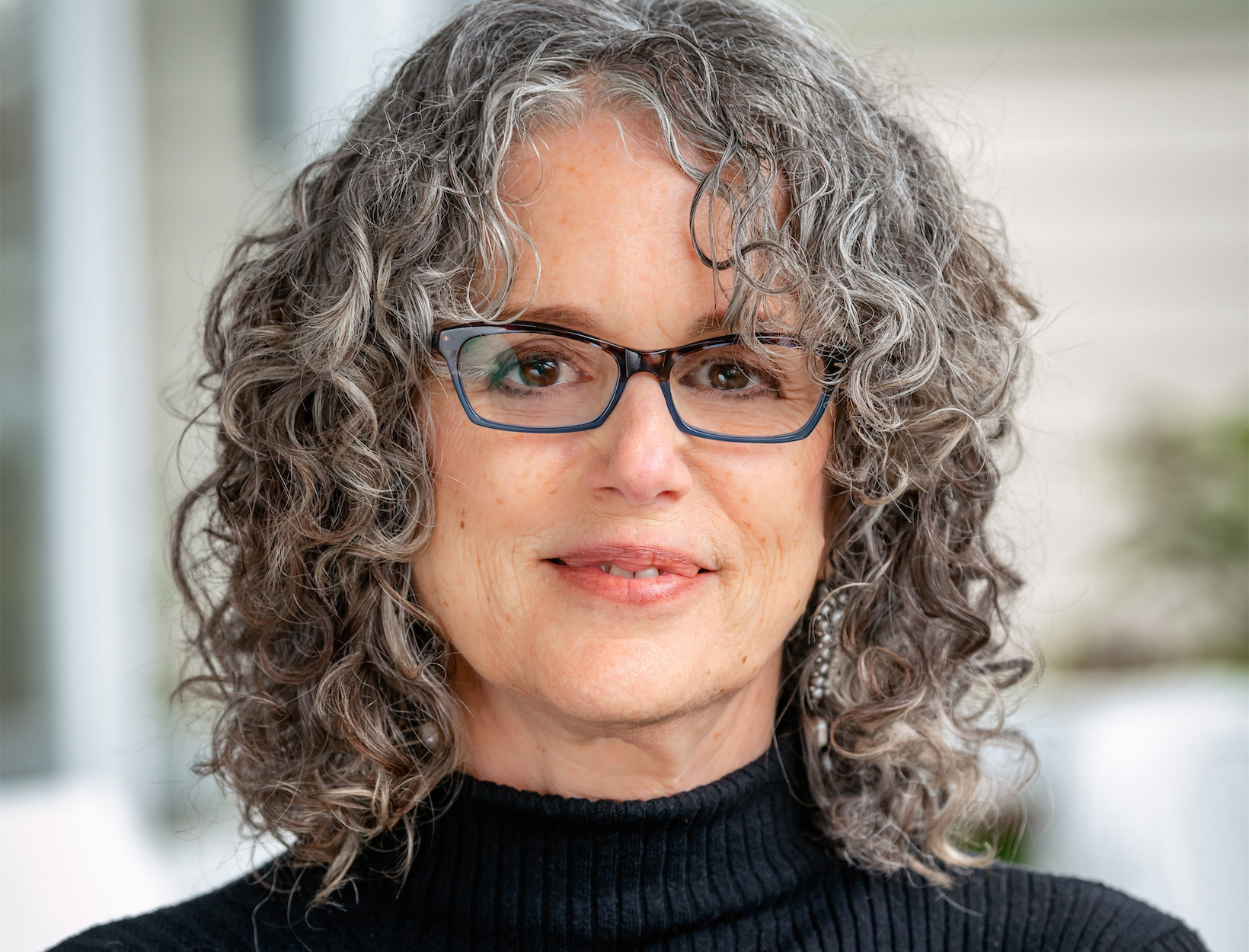 Robyn Luger: Get to Know Her Better with These Fascinating Facts and Insights!