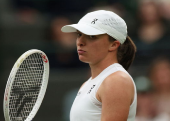 What Is Iga Tennis Racket? Heres What You Need to Know About Her Gear.