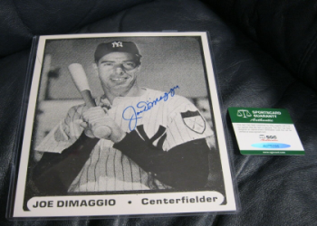 Get Your Joe DiMaggio Signed Photo! Tips for Collectors and Fans: Find the Perfect Piece for Your Collection at Affordable Price.