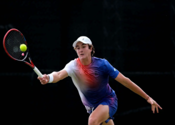 Tsitsipas vs Medjedovic Prediction: Whos the Favorite? All You Need to Know!