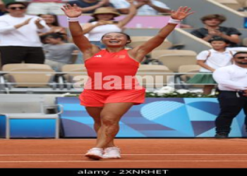 Qinwen Zheng Live: Watch Her Latest Matches & Updates!