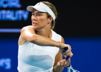 Osaka v Collins: Read the live reactions from the tennis match!