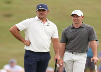 Tiger Woods texts Brooks Koepka what everyones thinking now