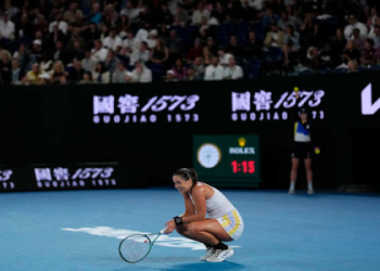 Coco Gauff Return Winner T-Shirt: Get the Latest Champion Gear Now!